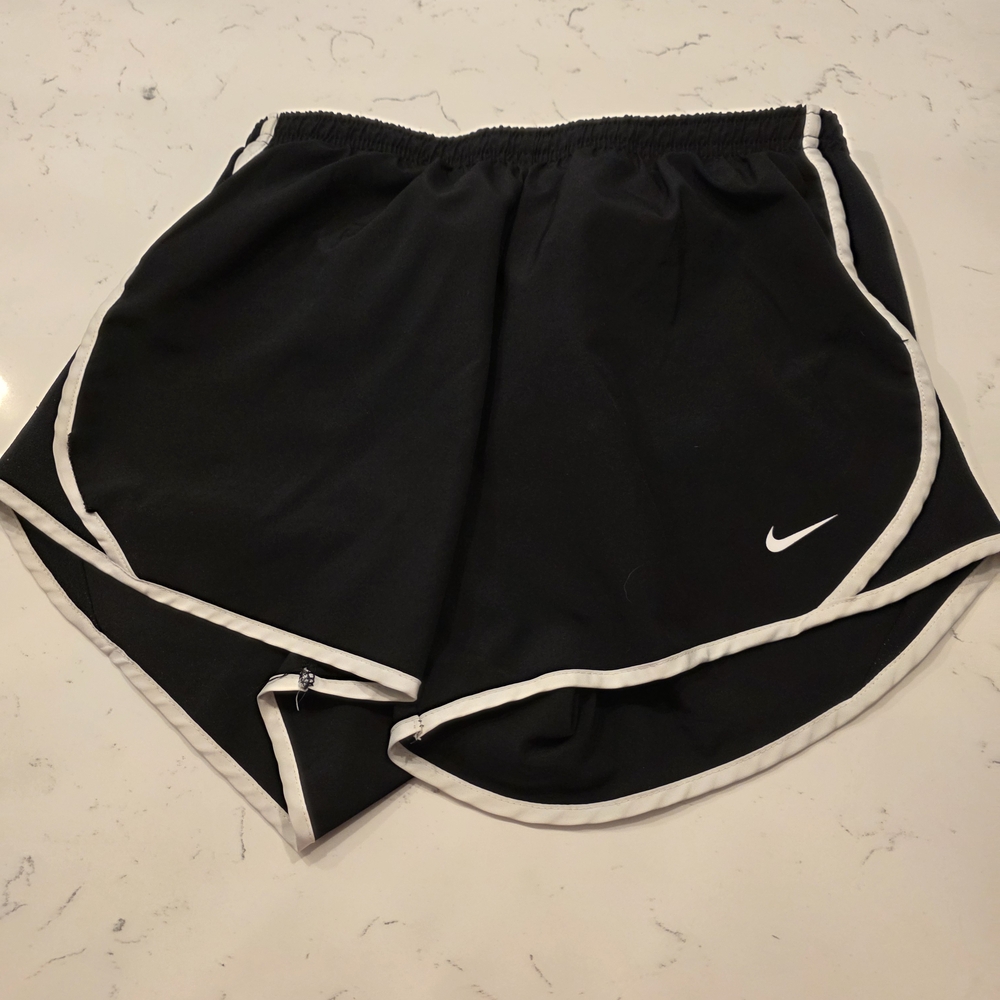 Nike Girl's Black and White Athletic Shorts Sz LG